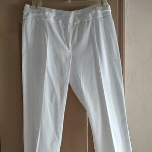 "CHAUS" WHITE CAPRIS PANTS (8)
